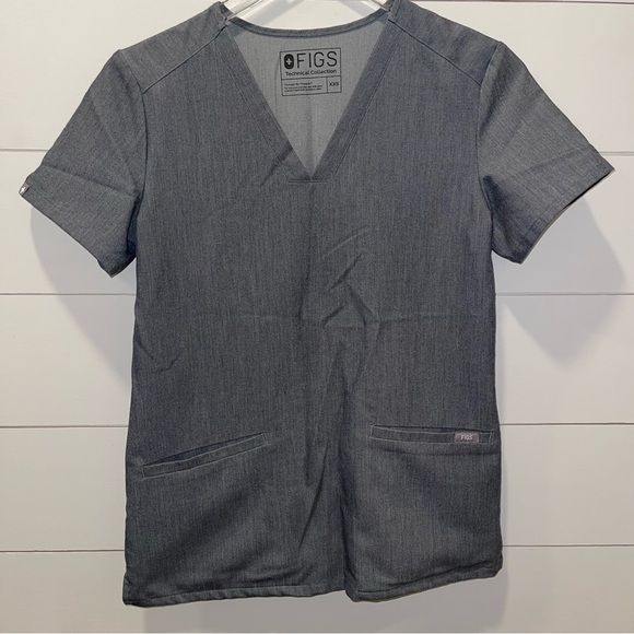 Figs Technical Collection Casma Three Pocket Scrub Top Womens Size XXS - Picture 1 of 4